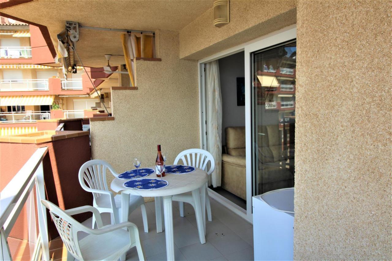 Global Immo 2056 Rocmar Apartman Roses Kültér fotó